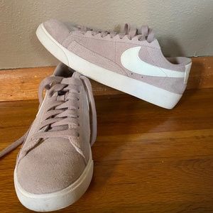 Nike Blazer Low Suede Pink & White Shoes